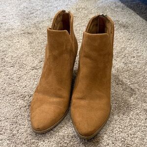 Sun & Stone Women's Tan Suede Ankle Boots